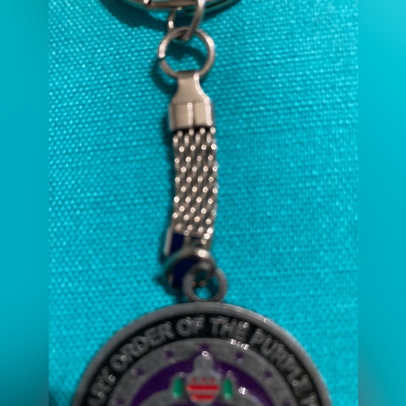 Military Purple Heart keychain EUC - Picture 2 of 3